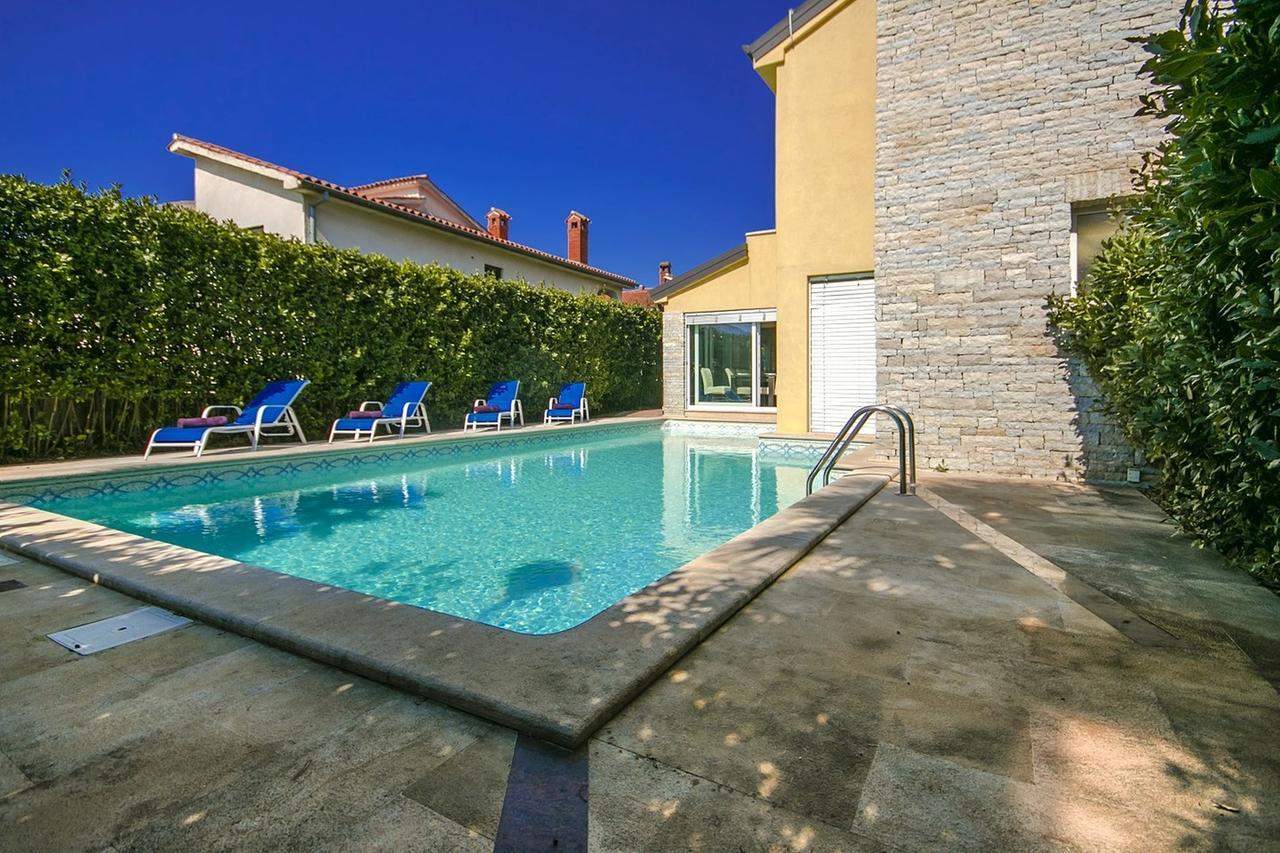 Villa Lidija Porec Exterior photo